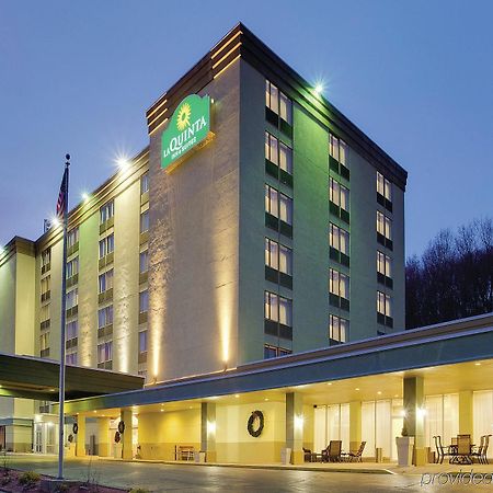 La Quinta Inn & Suites Pittsburgh North McCandless Township Bagian luar foto