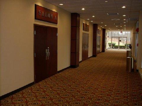 La Quinta Inn & Suites Pittsburgh North McCandless Township Bagian luar foto