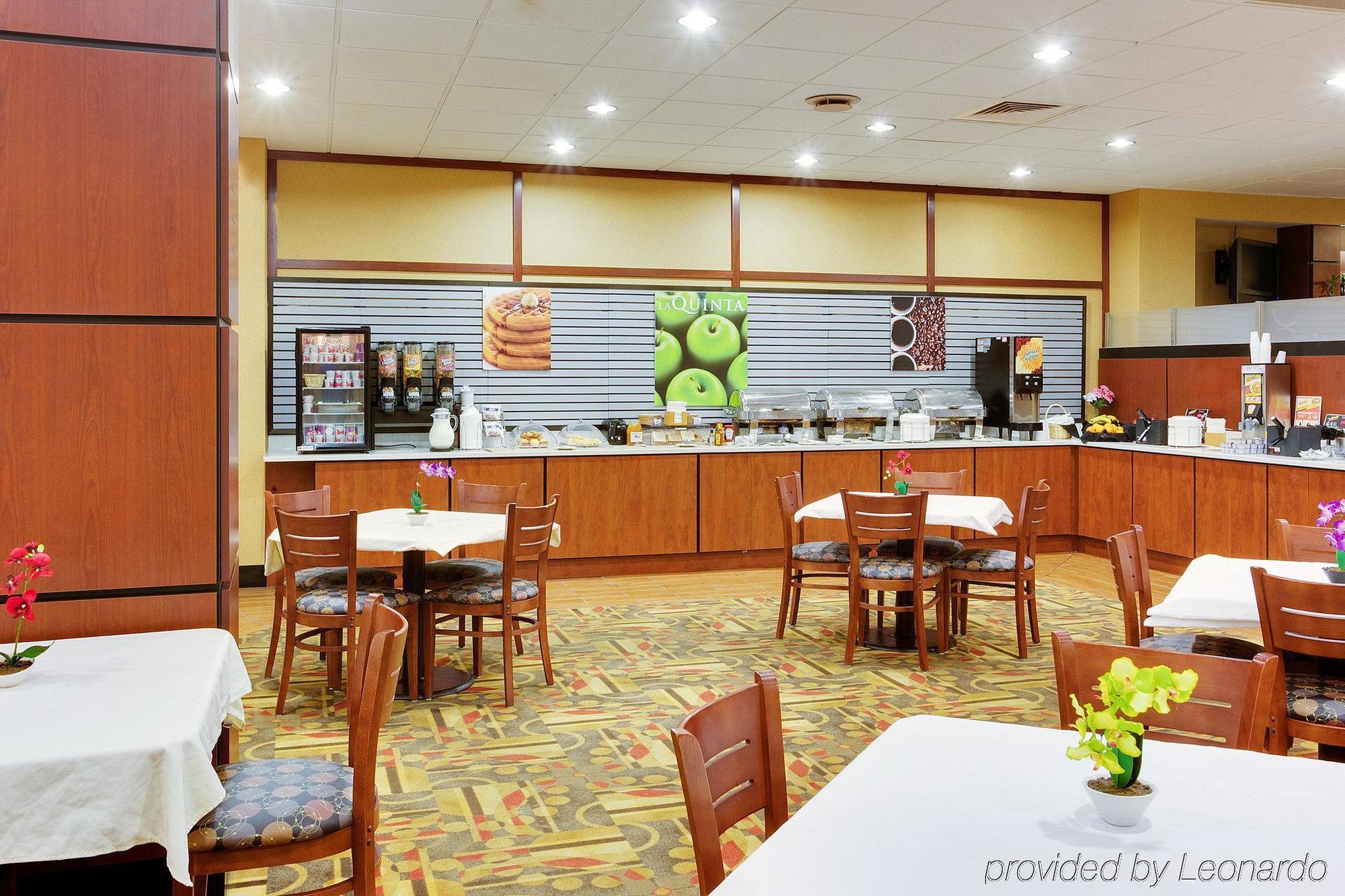 La Quinta Inn & Suites Pittsburgh North McCandless Township Bagian luar foto