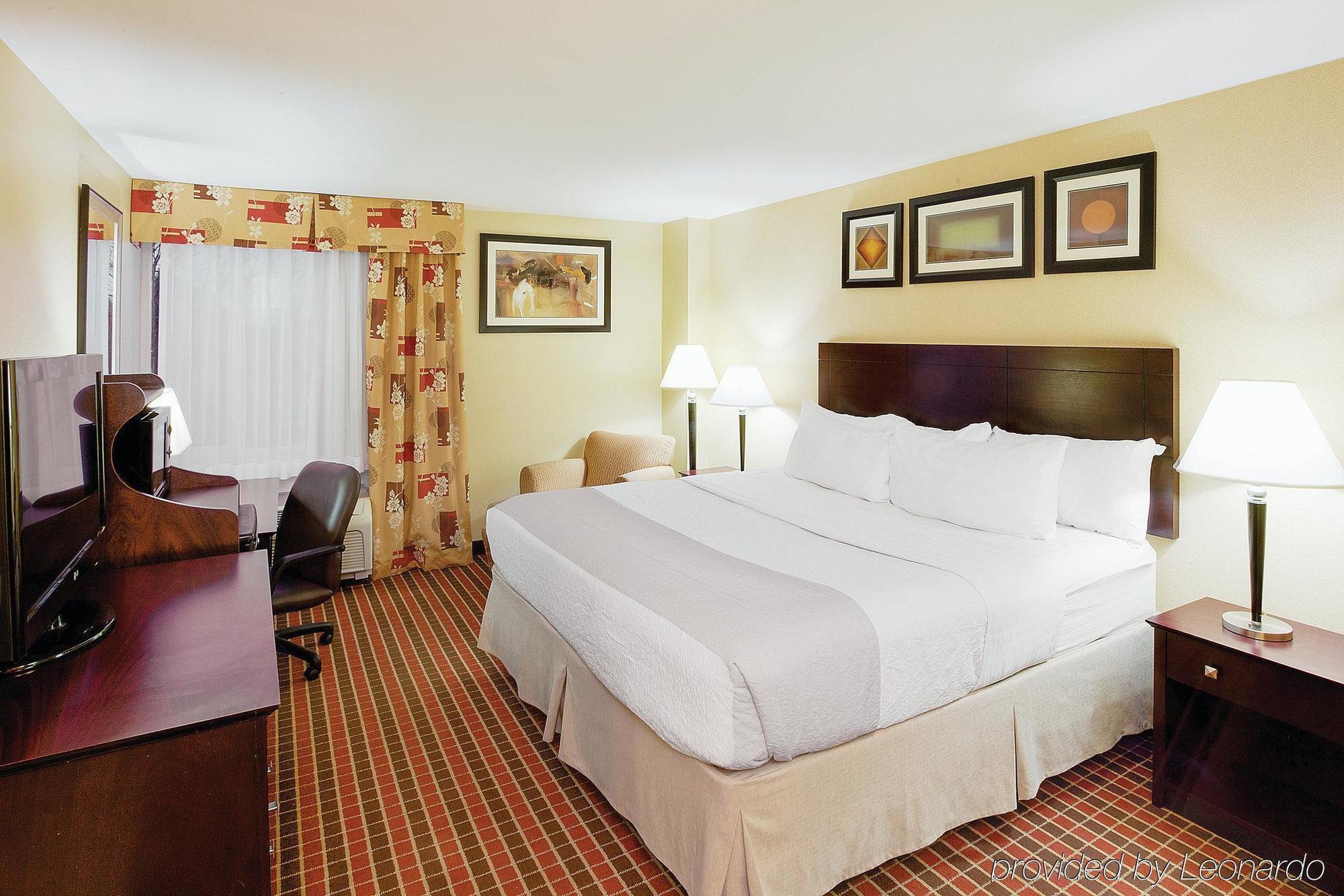 La Quinta Inn & Suites Pittsburgh North McCandless Township Bagian luar foto