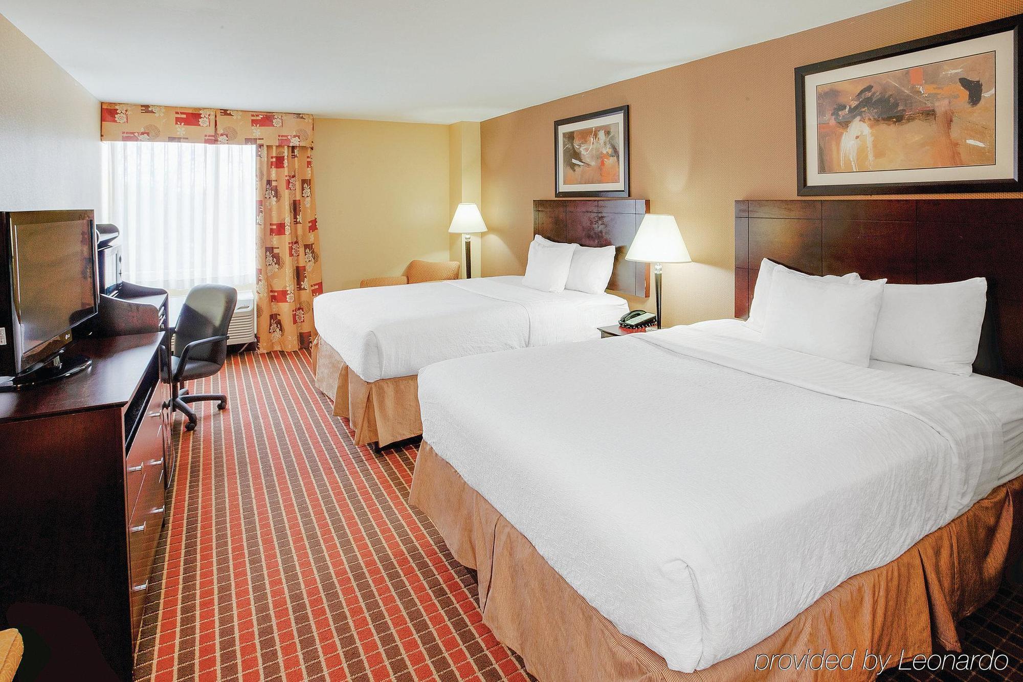 La Quinta Inn & Suites Pittsburgh North McCandless Township Bagian luar foto