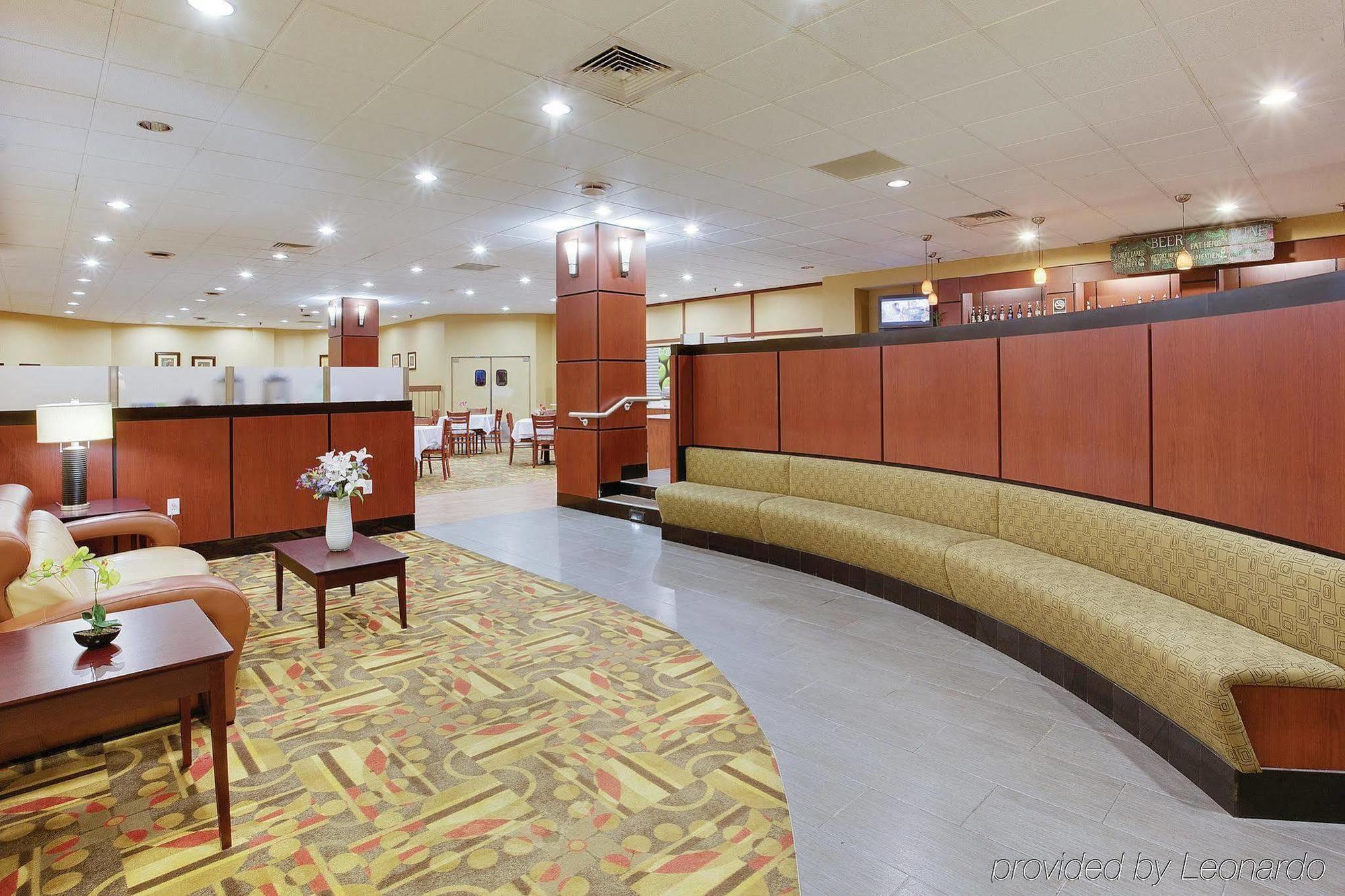 La Quinta Inn & Suites Pittsburgh North McCandless Township Bagian luar foto