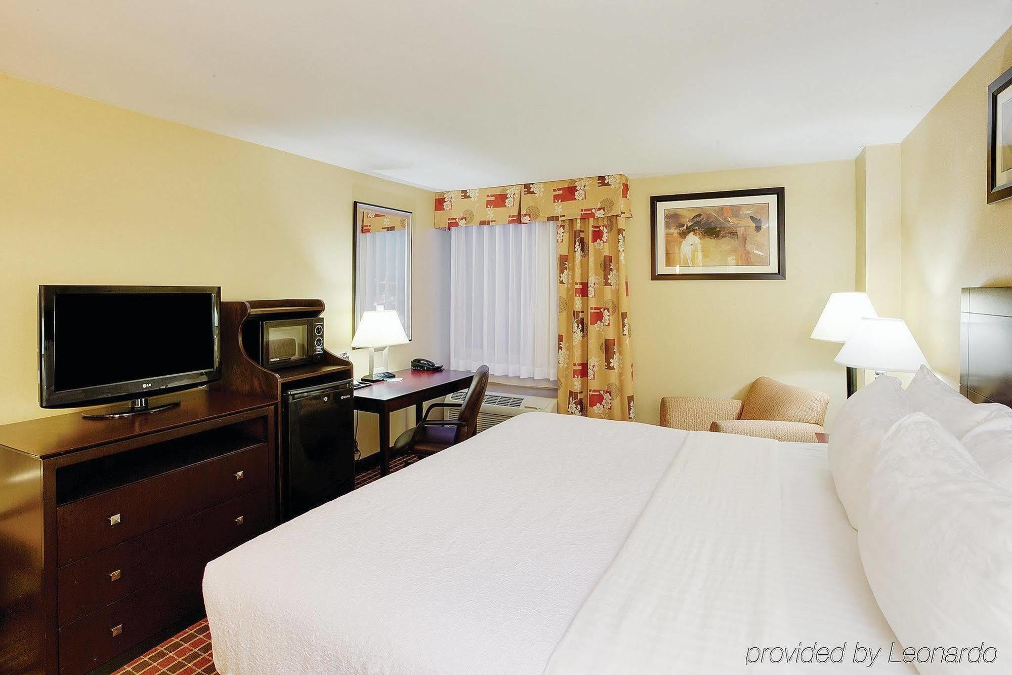 La Quinta Inn & Suites Pittsburgh North McCandless Township Bagian luar foto